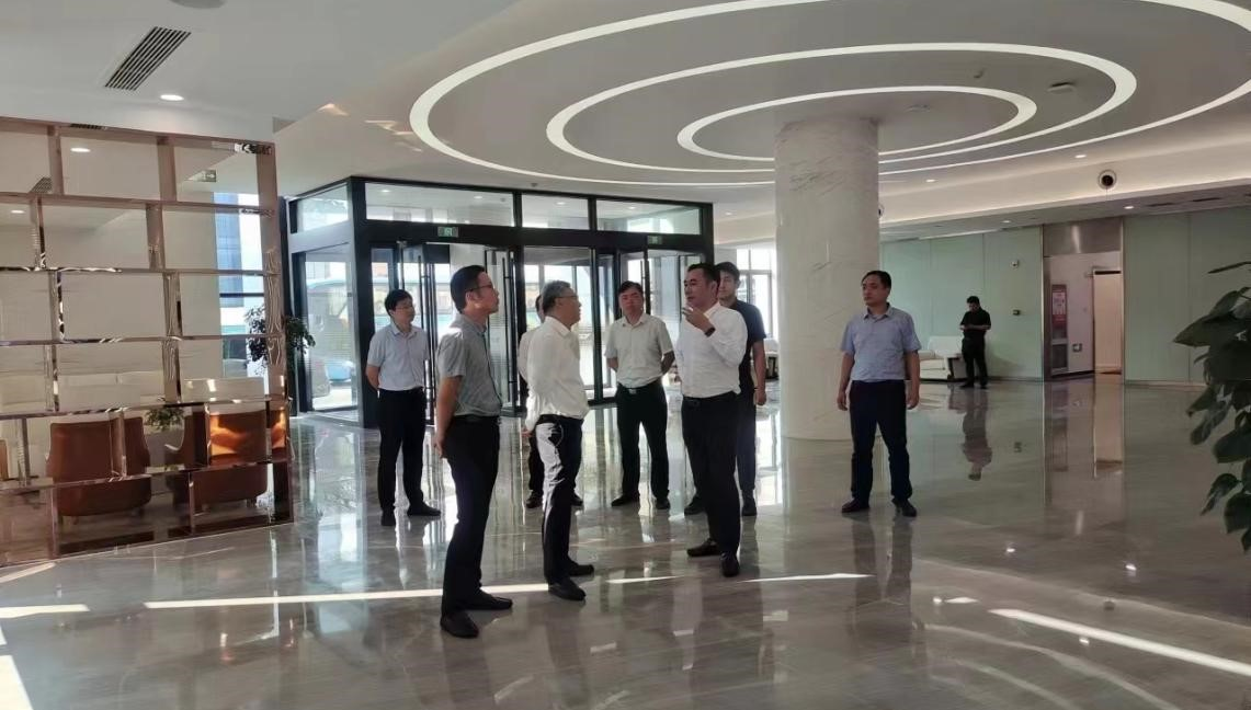 市委书记周勤第走访调研苏州大润发贵宾厅医药